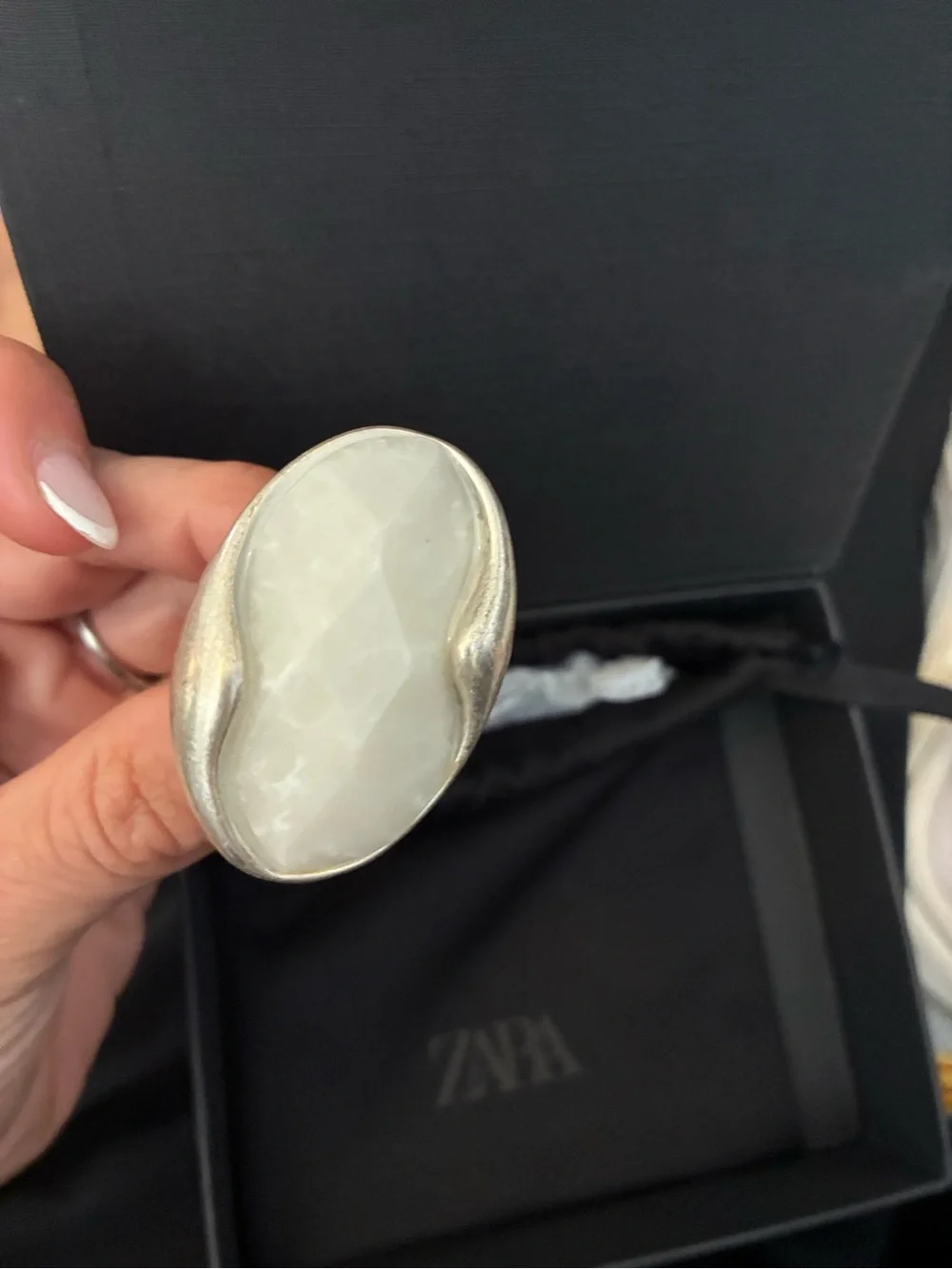 Zara NWOT white maxi stone ring silver